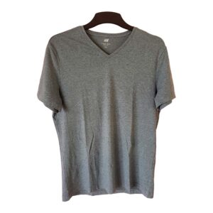 H&M Slimfit V-Neck T-Shirt (Size: L)